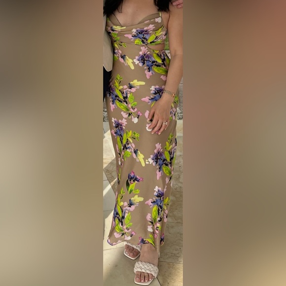 Astr the Label Colette Floral Satin Cutout Midi Dress - Picture 4 of 10